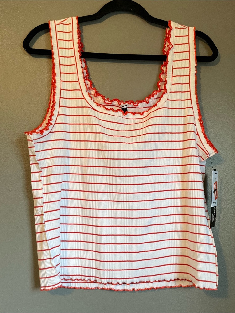 NWT Supplies by Unionbay Sz XL Women’s White Red Stripped Ruffled Trim Tank Top!